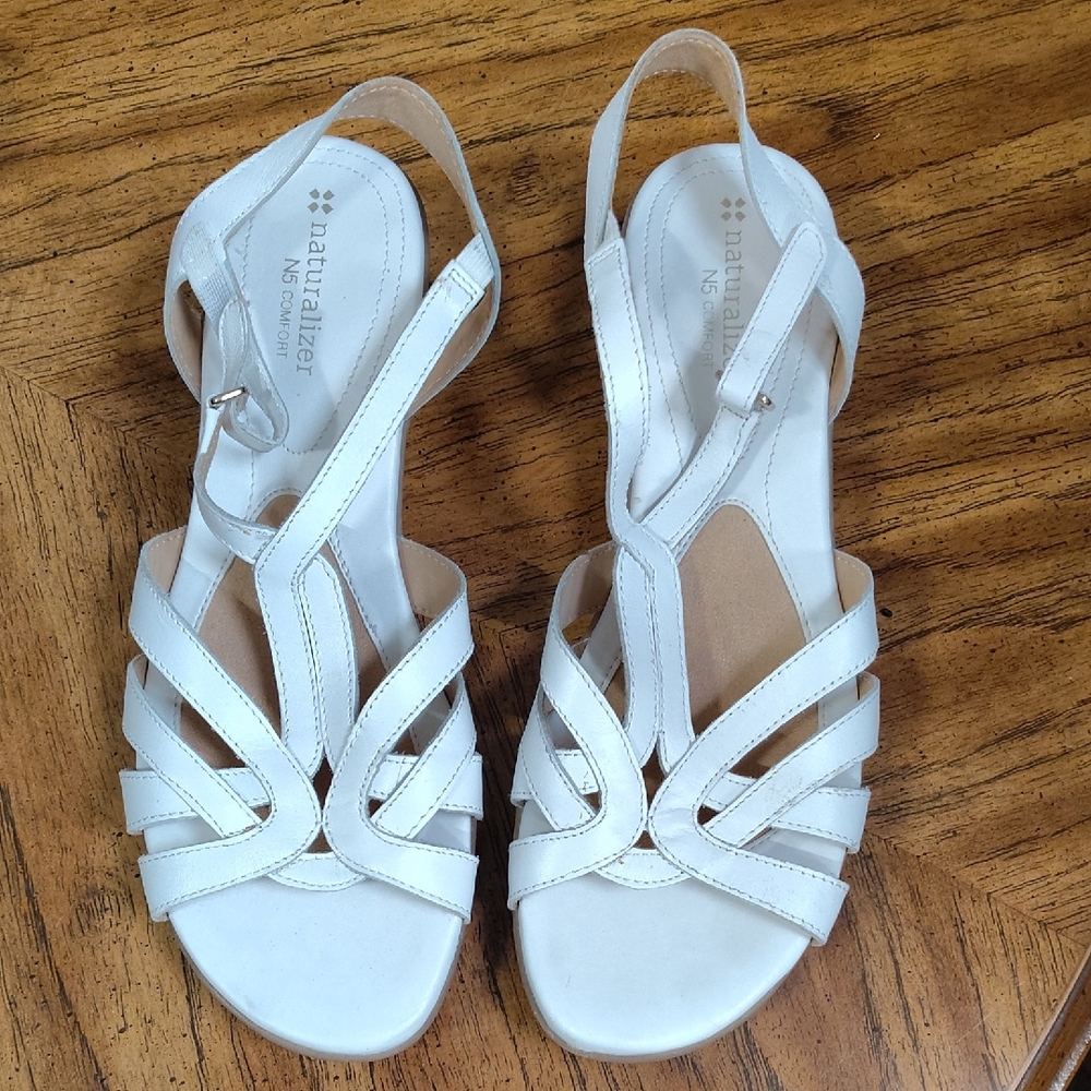 Naturalizer Women's Cream Strappy Sandals